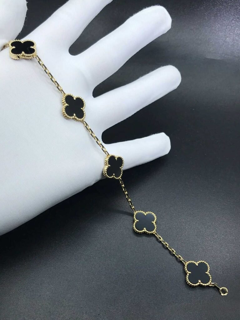 Những loại đá quý làm vòng Vancleef của công ty trang sức LING JEWELRY